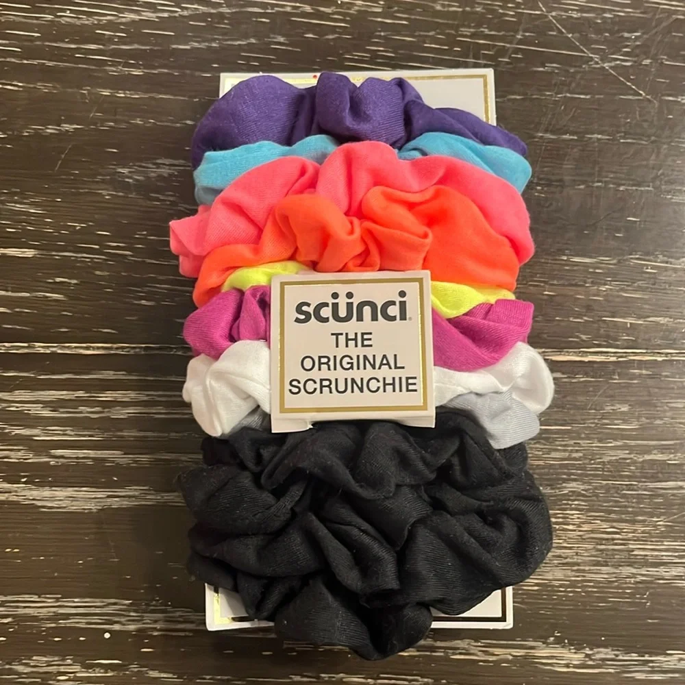 Scunci NWT 12 piece scrunchie for hair set